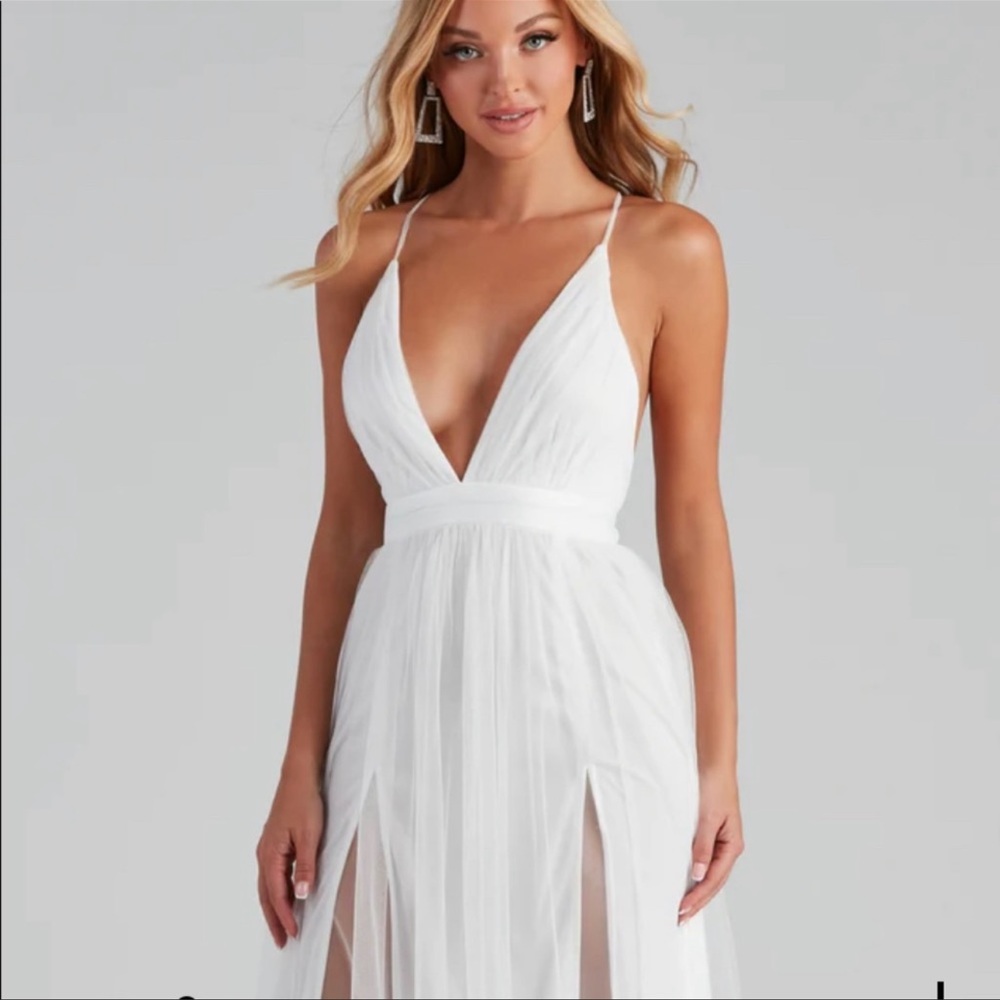 Windsor Elizabeth pleated tulle formal dress- size M